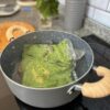 Suprema de pollo rellena de vegetales con verduras grilladas - Image 5